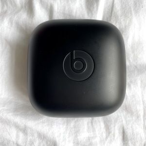 Beats by Dre Powerbeats Pro Earbuds and Case